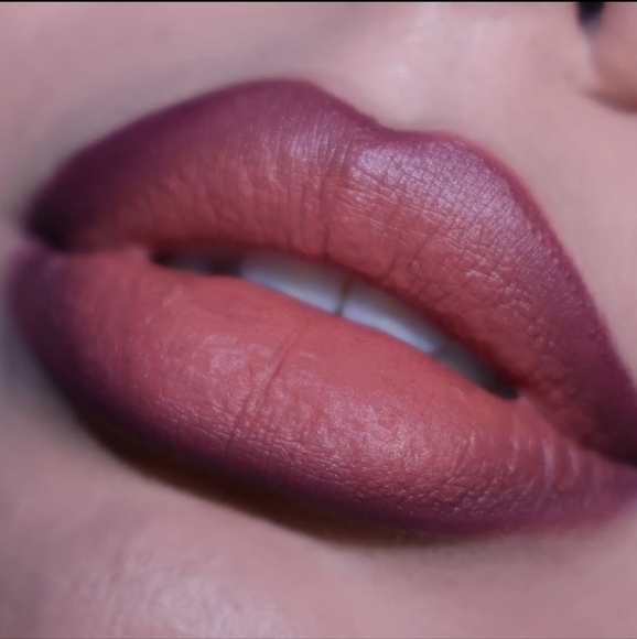 Glamlite Friday The 13th Lip Kit - Picture 3 of 5